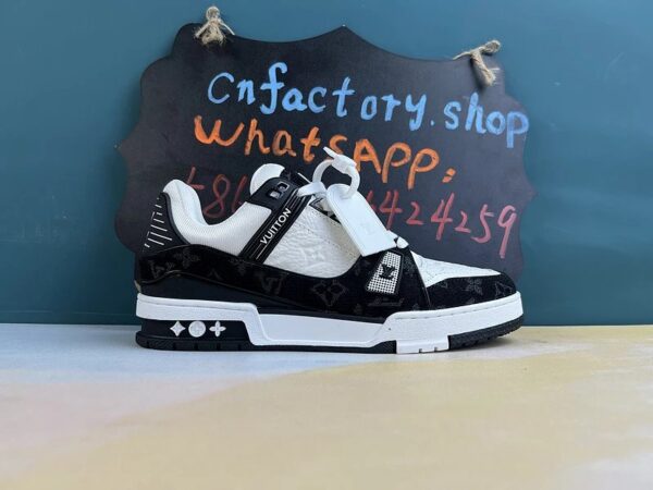 H60CN IV Trainer White Black White