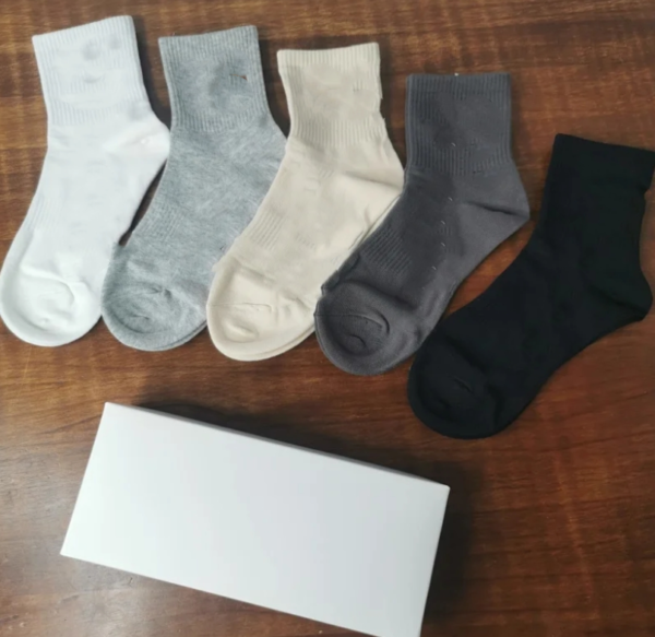 High quality brown mid-calf socks boxed cotton socks