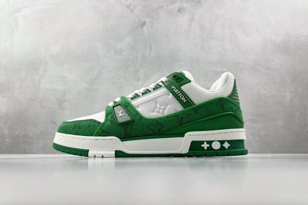 Board shoes sneakers J