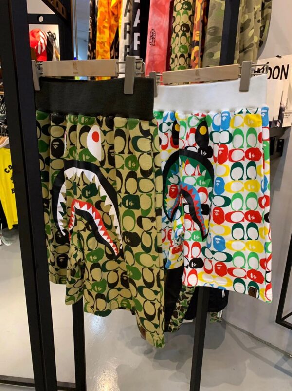 BAPE×C0AC*联名男装交织老花猿人头鲨鱼字母印花短裤